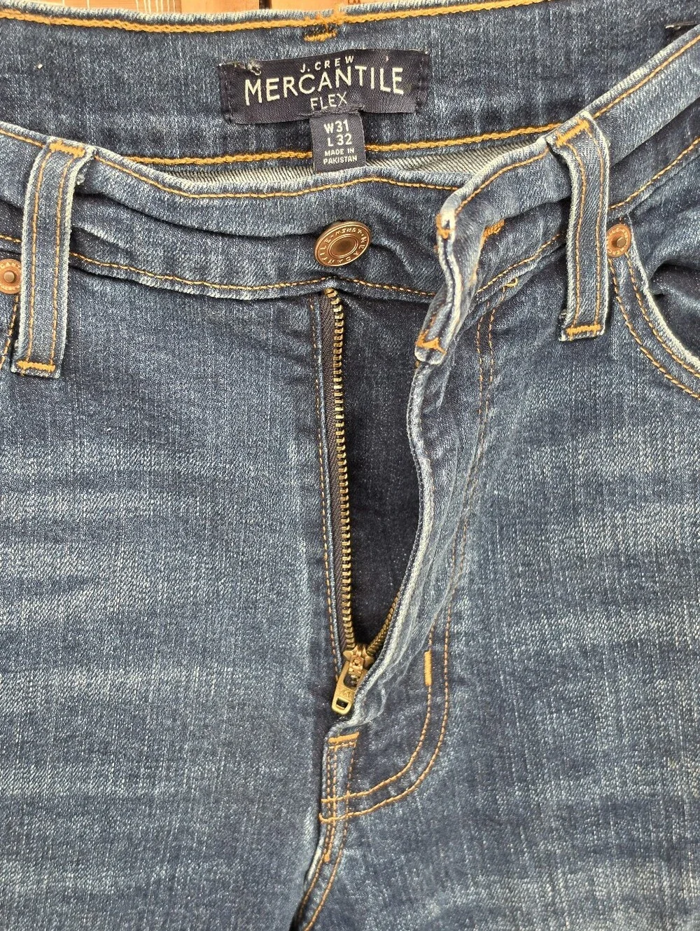 ☆ ​J. Crew Mercantile Flex Distressed Straight Jeans 31x32